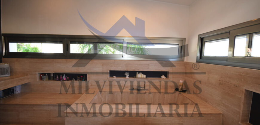 Villa in vendita a Meloneras (let2554)